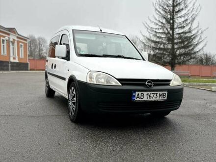 Белый Опель Комбо груз.-пасс., объемом двигателя 1.7 л и пробегом 441 тыс. км за 4999 $, фото 1 на Automoto.ua