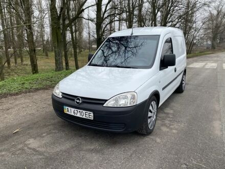 Белый Опель Комбо груз.-пасс., объемом двигателя 1.7 л и пробегом 450 тыс. км за 2700 $, фото 1 на Automoto.ua