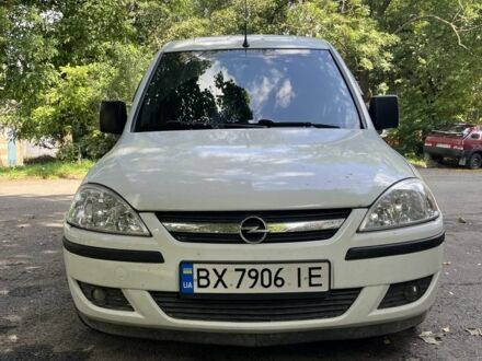 Белый Опель Комбо груз.-пасс., объемом двигателя 1.2 л и пробегом 1000 тыс. км за 4800 $, фото 1 на Automoto.ua