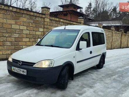 Білий Опель Комбо вант.-пас., об'ємом двигуна 1.25 л та пробігом 320 тис. км за 4700 $, фото 1 на Automoto.ua