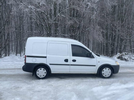 Білий Опель Комбо вант.-пас., об'ємом двигуна 1.3 л та пробігом 241 тис. км за 3700 $, фото 1 на Automoto.ua