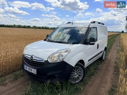 Білий Опель Комбо вант.-пас., об'ємом двигуна 1.25 л та пробігом 209 тис. км за 9500 $, фото 1 на Automoto.ua