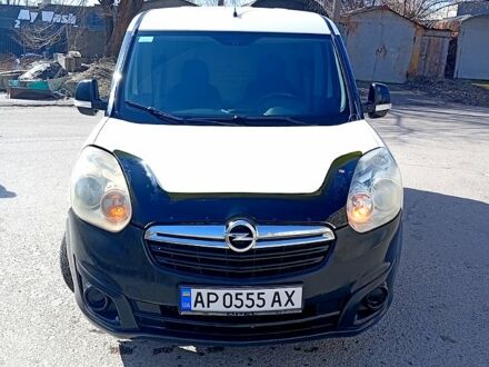 Белый Опель Комбо груз.-пасс., объемом двигателя 1.2 л и пробегом 254 тыс. км за 4800 $, фото 1 на Automoto.ua
