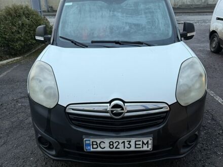 Белый Опель Комбо груз.-пасс., объемом двигателя 1.2 л и пробегом 348 тыс. км за 4300 $, фото 1 на Automoto.ua
