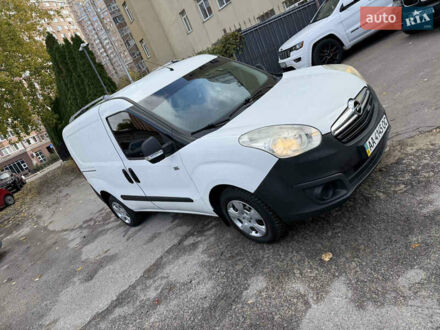 Опель Комбо вант.-пас. 2012 у Києві на Automoto.ua Білий Опель Комбо вант.-пас., об'ємом двигуна 1.25 л та пробігом 176 тис. км за 5900 $, фото 1 на Automoto.ua