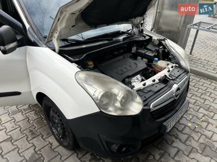 Белый Опель Комбо груз.-пасс., объемом двигателя 1.6 л и пробегом 254 тыс. км за 6100 $, фото 1 на Automoto.ua