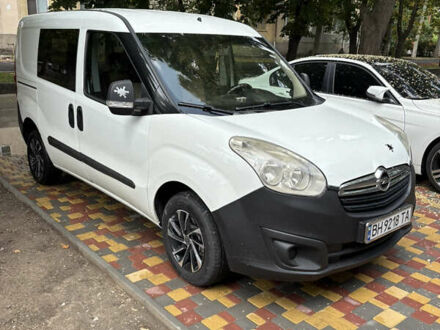 Белый Опель Комбо груз.-пасс., объемом двигателя 1.6 л и пробегом 230 тыс. км за 7800 $, фото 1 на Automoto.ua