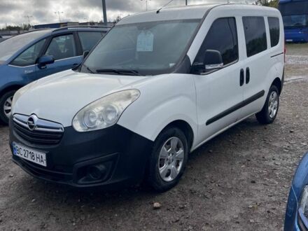 Белый Опель Комбо груз.-пасс., объемом двигателя 1.2 л и пробегом 242 тыс. км за 6750 $, фото 1 на Automoto.ua