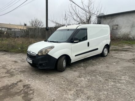 Белый Опель Комбо груз.-пасс., объемом двигателя 1.6 л и пробегом 250 тыс. км за 4500 $, фото 1 на Automoto.ua