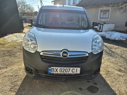 Білий Опель Комбо вант.-пас., об'ємом двигуна 1.6 л та пробігом 233 тис. км за 9300 $, фото 1 на Automoto.ua