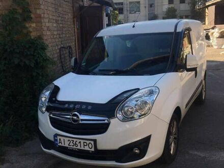 Белый Опель Комбо груз.-пасс., объемом двигателя 1.25 л и пробегом 260 тыс. км за 8900 $, фото 1 на Automoto.ua
