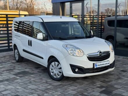 Белый Опель Комбо груз.-пасс., объемом двигателя 1.6 л и пробегом 196 тыс. км за 13999 $, фото 1 на Automoto.ua