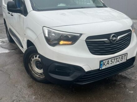 Білий Опель Комбо вант.-пас., об'ємом двигуна 1.6 л та пробігом 200 тис. км за 10000 $, фото 1 на Automoto.ua