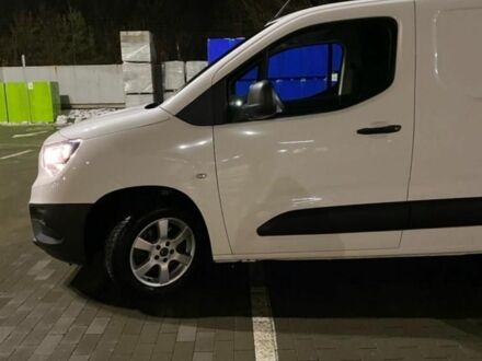 Белый Опель Комбо груз.-пасс., объемом двигателя 2 л и пробегом 252 тыс. км за 15318 $, фото 1 на Automoto.ua