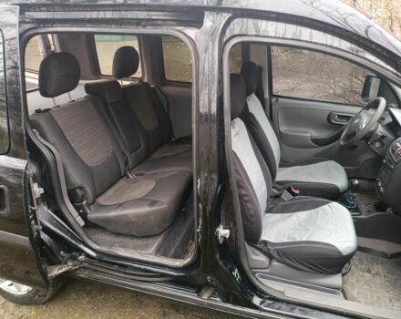 Черный Опель Комбо груз.-пасс., объемом двигателя 1.7 л и пробегом 280 тыс. км за 2800 $, фото 3 на Automoto.ua