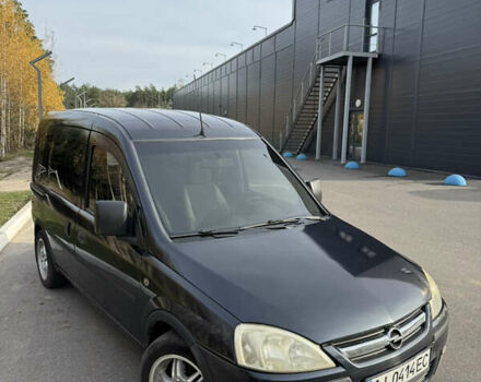 Черный Опель Комбо груз.-пасс., объемом двигателя 2 л и пробегом 334 тыс. км за 3500 $, фото 7 на Automoto.ua