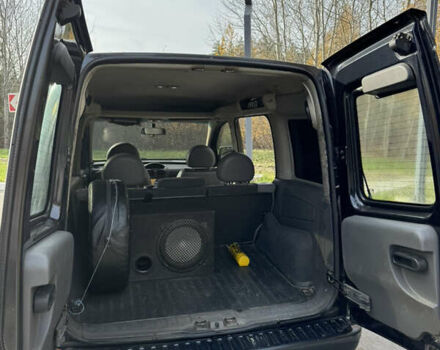 Черный Опель Комбо груз.-пасс., объемом двигателя 2 л и пробегом 334 тыс. км за 3500 $, фото 5 на Automoto.ua