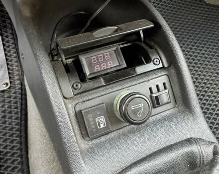 Черный Опель Комбо груз.-пасс., объемом двигателя 2 л и пробегом 334 тыс. км за 3500 $, фото 10 на Automoto.ua