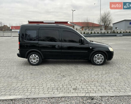 Чорний Опель Комбо вант.-пас., об'ємом двигуна 1.6 л та пробігом 250 тис. км за 4500 $, фото 3 на Automoto.ua