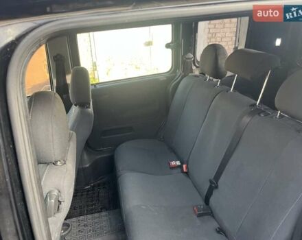 Черный Опель Комбо груз.-пасс., объемом двигателя 1.6 л и пробегом 250 тыс. км за 5000 $, фото 2 на Automoto.ua