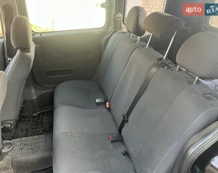 Черный Опель Комбо груз.-пасс., объемом двигателя 1.6 л и пробегом 250 тыс. км за 5000 $, фото 8 на Automoto.ua