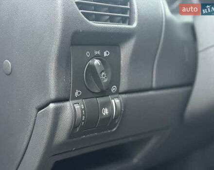 Черный Опель Комбо груз.-пасс., объемом двигателя 1.7 л и пробегом 219 тыс. км за 4999 $, фото 13 на Automoto.ua