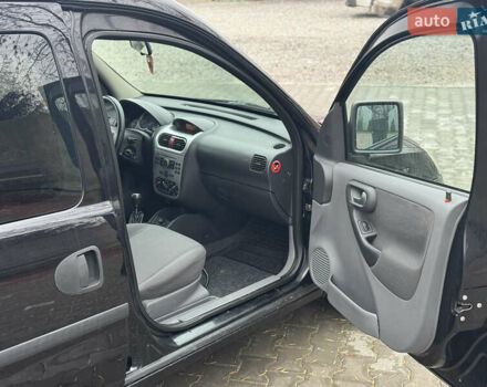 Черный Опель Комбо груз.-пасс., объемом двигателя 1.7 л и пробегом 219 тыс. км за 4999 $, фото 7 на Automoto.ua