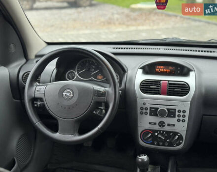 Черный Опель Комбо груз.-пасс., объемом двигателя 1.7 л и пробегом 219 тыс. км за 4999 $, фото 8 на Automoto.ua