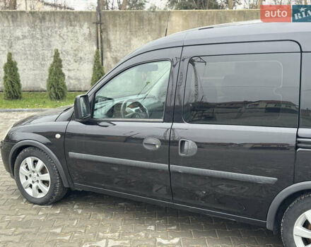 Черный Опель Комбо груз.-пасс., объемом двигателя 1.7 л и пробегом 219 тыс. км за 4999 $, фото 29 на Automoto.ua