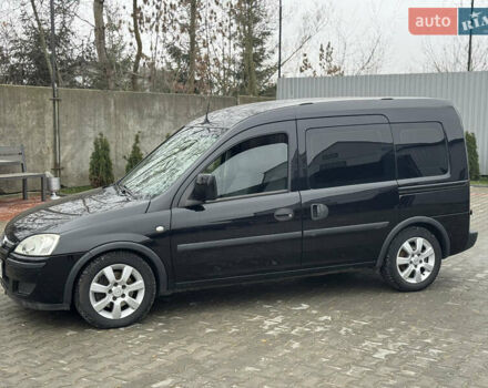 Черный Опель Комбо груз.-пасс., объемом двигателя 1.7 л и пробегом 219 тыс. км за 4999 $, фото 31 на Automoto.ua