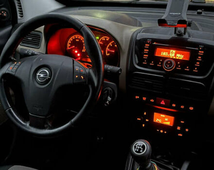 Чорний Опель Комбо вант.-пас., об'ємом двигуна 1.37 л та пробігом 160 тис. км за 6950 $, фото 30 на Automoto.ua