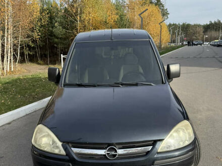 Черный Опель Комбо груз.-пасс., объемом двигателя 2 л и пробегом 334 тыс. км за 3500 $, фото 1 на Automoto.ua