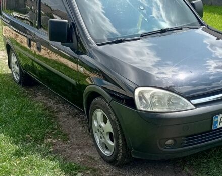 Черный Опель Комбо груз.-пасс., объемом двигателя 1.7 л и пробегом 368 тыс. км за 3500 $, фото 1 на Automoto.ua