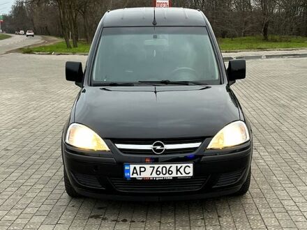 Чорний Опель Комбо вант.-пас., об'ємом двигуна 1.6 л та пробігом 25000 тис. км за 4750 $, фото 1 на Automoto.ua