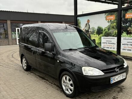 Чорний Опель Комбо вант.-пас., об'ємом двигуна 1.2 л та пробігом 388 тис. км за 3800 $, фото 1 на Automoto.ua