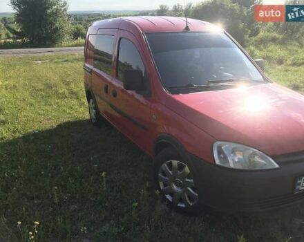 Красный Опель Комбо груз.-пасс., объемом двигателя 1.7 л и пробегом 280 тыс. км за 3000 $, фото 1 на Automoto.ua