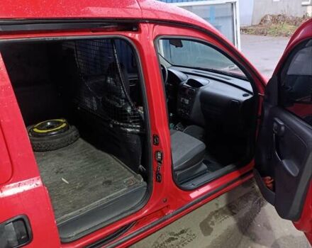 Красный Опель Комбо груз.-пасс., объемом двигателя 1.4 л и пробегом 220 тыс. км за 4200 $, фото 3 на Automoto.ua