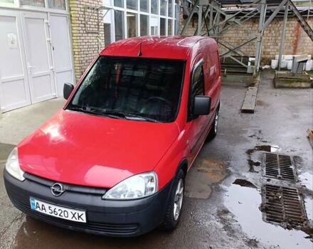 Красный Опель Комбо груз.-пасс., объемом двигателя 1.4 л и пробегом 220 тыс. км за 4200 $, фото 6 на Automoto.ua