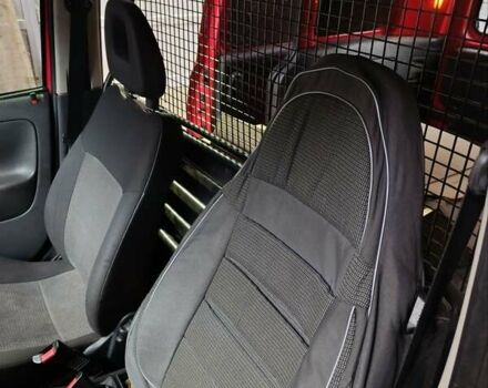 Красный Опель Комбо груз.-пасс., объемом двигателя 1.4 л и пробегом 220 тыс. км за 4200 $, фото 7 на Automoto.ua