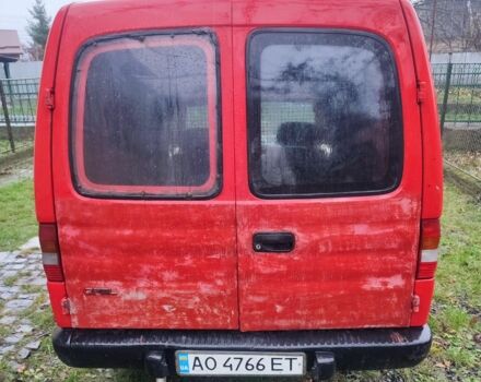 Красный Опель Комбо груз.-пасс., объемом двигателя 1.4 л и пробегом 400 тыс. км за 1300 $, фото 3 на Automoto.ua