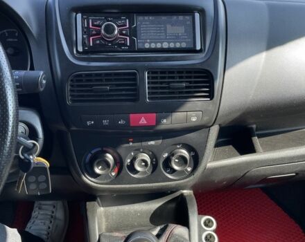 Червоний Опель Комбо вант.-пас., об'ємом двигуна 1.2 л та пробігом 246 тис. км за 5188 $, фото 12 на Automoto.ua