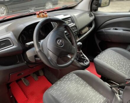 Червоний Опель Комбо вант.-пас., об'ємом двигуна 1.2 л та пробігом 246 тис. км за 5188 $, фото 1 на Automoto.ua