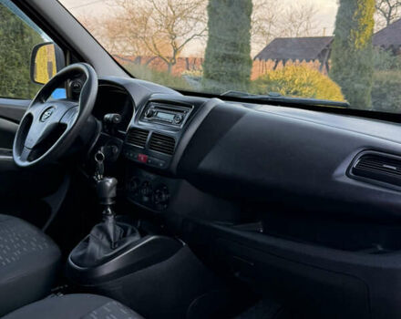 Красный Опель Комбо груз.-пасс., объемом двигателя 1.6 л и пробегом 193 тыс. км за 8750 $, фото 29 на Automoto.ua