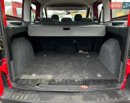 Красный Опель Комбо груз.-пасс., объемом двигателя 1.6 л и пробегом 215 тыс. км за 12890 $, фото 8 на Automoto.ua