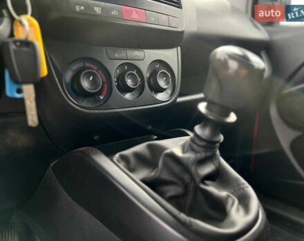 Красный Опель Комбо груз.-пасс., объемом двигателя 1.6 л и пробегом 215 тыс. км за 12890 $, фото 15 на Automoto.ua