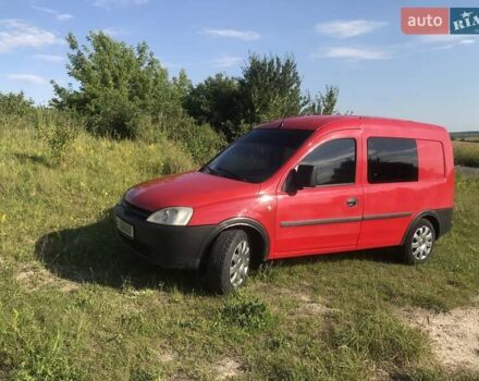 Красный Опель Комбо груз.-пасс., объемом двигателя 1.7 л и пробегом 280 тыс. км за 3000 $, фото 1 на Automoto.ua