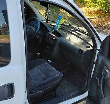 Опель Комбо груз.-пасс., объемом двигателя 1.2 л и пробегом 372 тыс. км за 3700 $, фото 14 на Automoto.ua