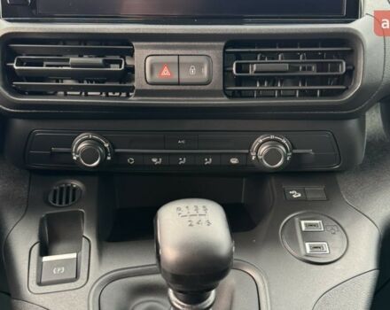 Опель Комбо груз.-пасс., объемом двигателя 1.5 л и пробегом 0 тыс. км за 24448 $, фото 12 на Automoto.ua