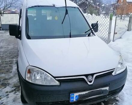 Белый Опель Комбо пасс., объемом двигателя 1.7 л и пробегом 300 тыс. км за 4600 $, фото 1 на Automoto.ua