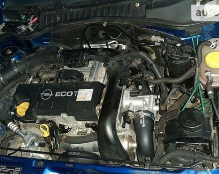 Синий Опель Комбо пасс., объемом двигателя 1.7 л и пробегом 242 тыс. км за 5500 $, фото 1 на Automoto.ua